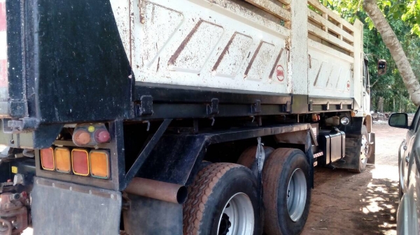 รถอีซุซุ 10 ล้อดั้ม FXZ 270 แรงม้า ปี 47.    สนใจติดต่อ  081 - 6079515