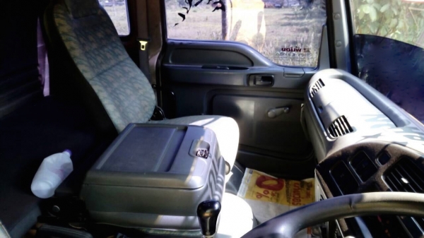 รถอีซุซุ 10 ล้อดั้ม FXZ 270 แรงม้า ปี 47.    สนใจติดต่อ  081 - 6079515