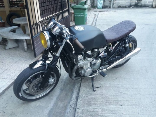 ขาย CB750 Custom เล่มเขียวแท้ๆ ภาษีต่อแล้วถึงปี 60