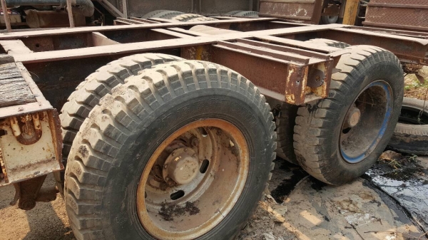 ขาย หางโรเบท ยาว 9 เมตร คอยาว 3.50 เมตร มีหางพับไฮดรอริค เอกสารเล่มทะเบียนครบ ราคาต่อรองได้ครับ