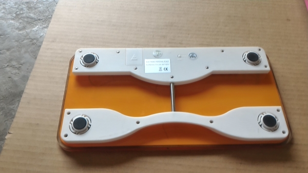 เครื่องชั่งน้ำหนักดิจิตอล Disney By Pooh รับน้ำหนักได้ถึง 180 กก. ความละเอียด 100 กรัม วัสดุเป็นกระจกแบบทนแรงกดได้สูง