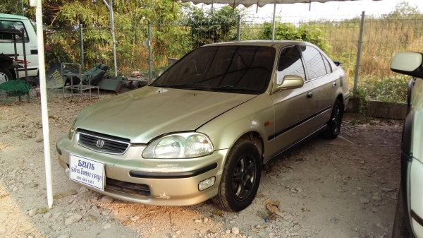 ขายด่วนครับ รถเก๋ง HONDA CIVIC ตาโต ปี98 เครื่อง1.6 เกียรAUTO ขายเป็นอะไหล่ ครับ