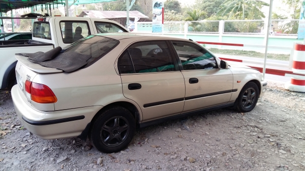 ขายด่วนครับ รถเก๋ง HONDA CIVIC ตาโต ปี98 เครื่อง1.6 เกียรAUTO ขายเป็นอะไหล่ ครับ