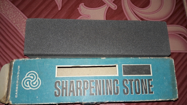 ขายหินลับมีดตราคนป่า Made in England.รุ่นเก่าสีฟ้าเขียวขนาด2×8×1 ขายหินลับมีดตราคนป่า Made in England.รุ่นเก่าสีฟ้าเขียวขนาด2×8×1