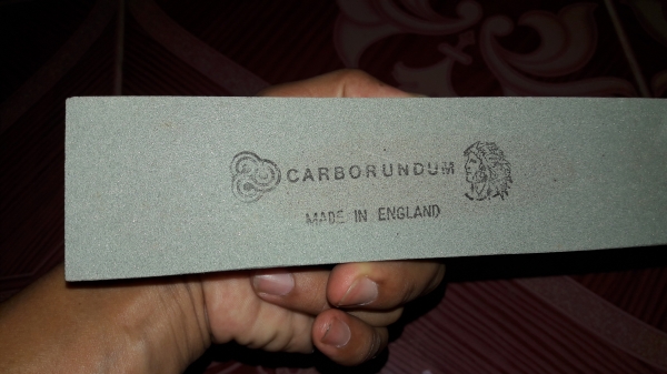 ขายหินลับมีดตราคนป่า Made in England.รุ่นเก่าสีฟ้าเขียวขนาด2&times;8&times;1