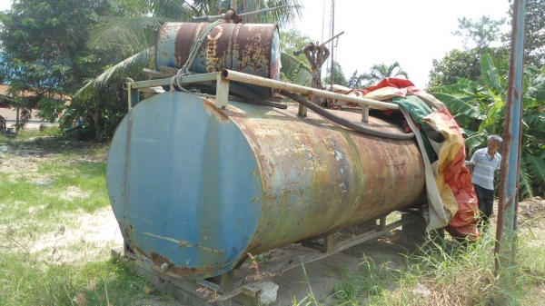 ขายถังน้ำราคาเบาๆ พร้อมอุปกรณ์ ครบ เครื่องยนต์ นิสสัน 6สูบ ปั้ม4นิ้ว พร้อมหัวยิง