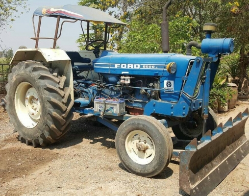 FORD 6600 - T3 เพลาเดียว รถสวยจัดพร้อมใช้งานได้เลย อุปกรณ์ครบ มีใบดันหน้า ผาน 3,ผาน 6 พร้อมติดตั้งใช้งานได้เลยครับ เครื่องยนต์แน่นดีไม่มีแตกเยิ้ม ระบบเกียร์เดินหน้าถอยหลังใช้งานได้ดี หางยกขึ้นลงได้ดี ช่วงล่างเต็มยางสภาพดีประมาณ 70\% พร้อมใช้งาน เอกสารใบอิน