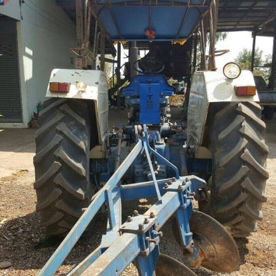 FORD 6600 - T3 เพลาเดียว รถสวยจัดพร้อมใช้งานได้เลย อุปกรณ์ครบ มีใบดันหน้า ผาน 3,ผาน 6 พร้อมติดตั้งใช้งานได้เลยครับ เครื่องยนต์แน่นดีไม่มีแตกเยิ้ม ระบบเกียร์เดินหน้าถอยหลังใช้งานได้ดี หางยกขึ้นลงได้ดี ช่วงล่างเต็มยางสภาพดีประมาณ 70\% พร้อมใช้งาน เอกสารใบอิน