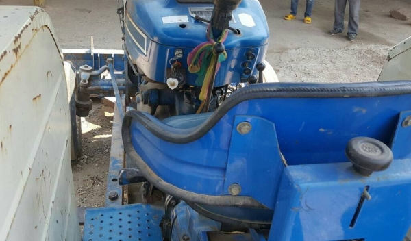 FORD 6600 - T3 เพลาเดียว รถสวยจัดพร้อมใช้งานได้เลย อุปกรณ์ครบ มีใบดันหน้า ผาน 3,ผาน 6 พร้อมติดตั้งใช้งานได้เลยครับ เครื่องยนต์แน่นดีไม่มีแตกเยิ้ม ระบบเกียร์เดินหน้าถอยหลังใช้งานได้ดี หางยกขึ้นลงได้ดี ช่วงล่างเต็มยางสภาพดีประมาณ 70\% พร้อมใช้งาน เอกสารใบอิน