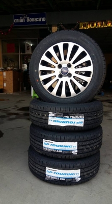 ขายล้อแม็ก fiesta 15" ยางใหม่ปี15