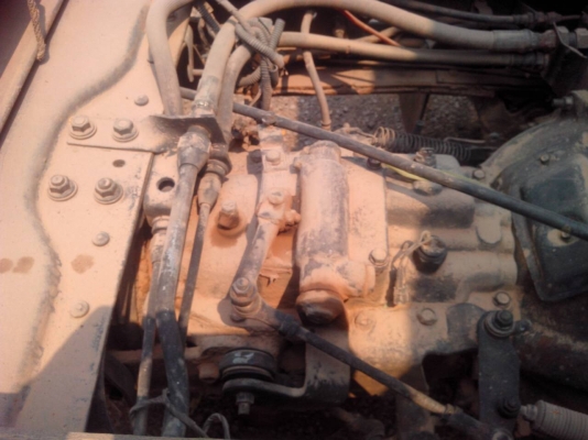 HINO FD 4J - 165 HP JO7C หกล้อดั๊มพ์ กระบะดั๊มพ์เหล็ก 4 ตันความยาว 3.60 เมตรสวยสภาพดีมากครับพร้อมบรรทุกพร้อมใช้งานได้เลย เครื่องยนต์แน่นแรงดีไม่มีแตกเยิ้ม ภายในห้องเก๋งสะอาด แอร์เย็น พวงมาลัยเพาเวอร์ ช่วงล่างแน่นดีคัชซีสวยไม่มีแตกบวม ติด F หน้าหลัง 6 น็อต