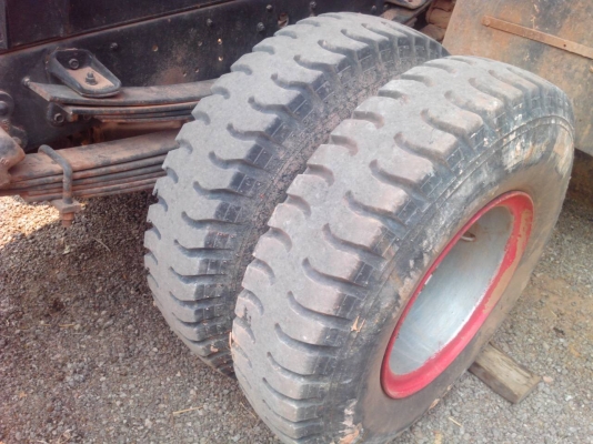 HINO FD 4J - 165 HP JO7C หกล้อดั๊มพ์ กระบะดั๊มพ์เหล็ก 4 ตันความยาว 3.60 เมตรสวยสภาพดีมากครับพร้อมบรรทุกพร้อมใช้งานได้เลย เครื่องยนต์แน่นแรงดีไม่มีแตกเยิ้ม ภายในห้องเก๋งสะอาด แอร์เย็น พวงมาลัยเพาเวอร์ ช่วงล่างแน่นดีคัชซีสวยไม่มีแตกบวม ติด F หน้าหลัง 6 น็อต