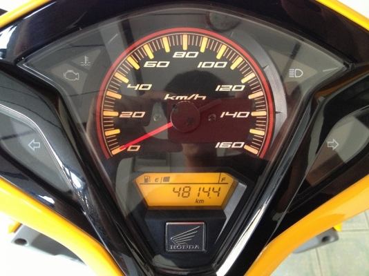 Click125i รุ่นรองTop ลายใหม่ วิ่ง4000 ปี58 (ของแถม 4 รายการ)