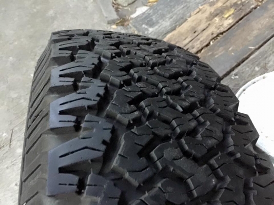 ขายยางbf all terrain 265/70/16 สภาพใหม่ ดอกติดเหมวดเต็ม