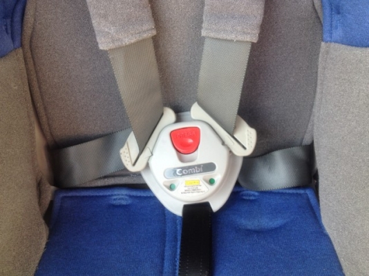 คารซีท COMBI เก่าญี่ปุ่นสภาพสวย คารซีท COMBI เก่าญี่ปุ่นสภาพสวย