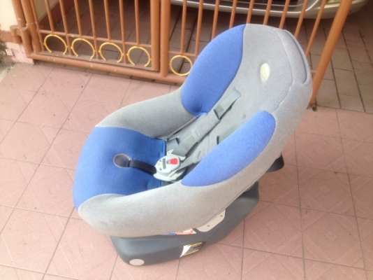 คารซีท COMBI เก่าญี่ปุ่นสภาพสวย คารซีท COMBI เก่าญี่ปุ่นสภาพสวย