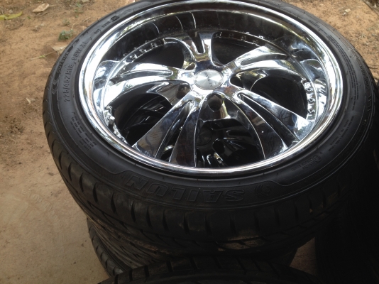 ขายล้อแม็ก ขอบ 18 5 รู 114 พร้อมยางดอกหนาๆ 225/45/18 ปี 14