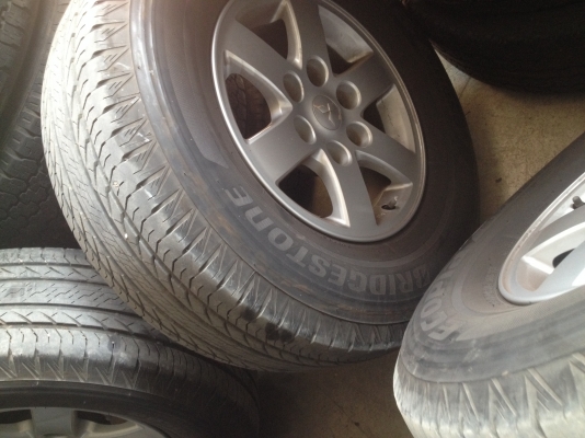 ขายล้อแม็ก ปาเจโร่ ขอบ 16 พร้อมยาง 265 70 16 ปี 14 สภาพสวยๆ ขายล้อแม็ก ปาเจโร่ ขอบ 16 พร้อมยาง 265 70 16 ปี 14 สภาพสวยๆ