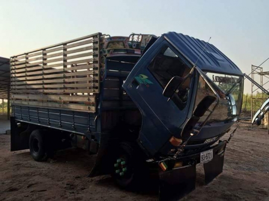 ขายรถ6ล้อ NPR115แรง เฟืองท้ายใหญ่ เบรกทิฟฟี่ ภายในสวย เอกสารพร้อมโอน สนใจโทร 090-8588220คุณนะ 093-3258446คุณบิว หรือเข้าดูสินค้าอื่นๆได้ที่ www.truck.in.th/498 หรือเพจFacebook ณรงค์ ซื้อขายรถมือสอง (เว็บไซต์ส่วนตัว) หรือFacebook คุณนะ รถบรรทุก