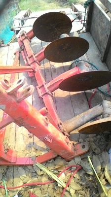 ขายรถไถนั่งขับkrt140plusพร้อมใบดัน ผาน4 ล้อเหล็กกันจม เล่มทะเบียนพร้อมมีไฮดรอลิกยกตัวเวลาติดหล่ม