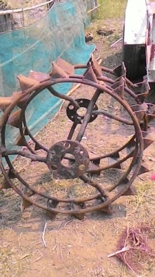 ขายรถไถนั่งขับkrt140plusพร้อมใบดัน ผาน4 ล้อเหล็กกันจม เล่มทะเบียนพร้อมมีไฮดรอลิกยกตัวเวลาติดหล่ม