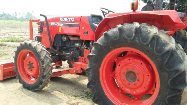 ขายคูโบต้า  M5000 ไบมีดผาน7หนึ่งอัน ราคา325000บาท พร้อมใช้งานสายๆครับสนใจ โทร0813655997 อำพร พาเจริญ ต วังบัว อ คลองขลุง จ กำแพงเพชร ราคานี้ยังต่องลองได้อีกนะครับ