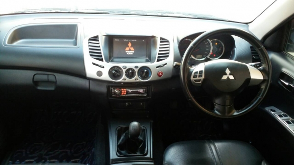 เครดิตดีฟรีดาวน์ MITSUBISHI TRITON 4DR ปี 2013 เกียร์ MT เครื่อง 2.5 VG.TUR BO สนใจติดต่อ 087-0399947 คุณอั๋น