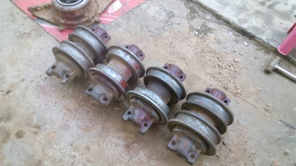 ขายลอนเลอร์ รถแทรกเตอร์ D-4.  เบอรโก้ สภาพสวยขายไม่แพง