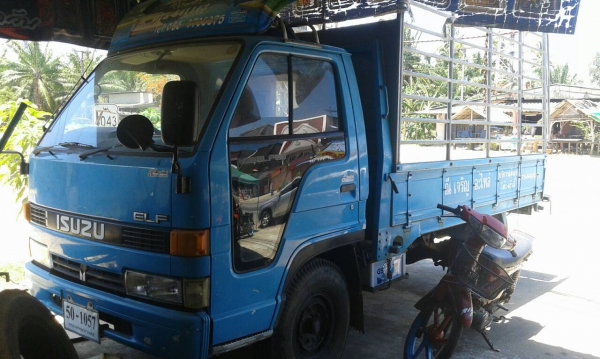 อีซูชุ  ตามภาพ  ( รถเปลี่ยนหัวใหม่  )   ราคา  160,000 บาท