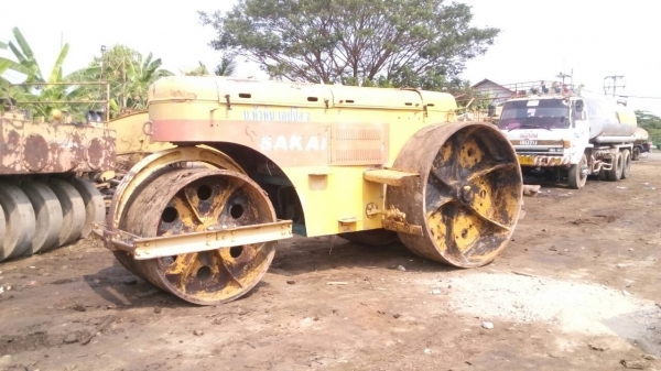 ขายรถบด3คัน ครับ กับรถน้ำสิบล้ออัก1คัน รถทุกคันมีทะเบียนครับสนใจโทรสอบถามกันก่อนได้นะครับ