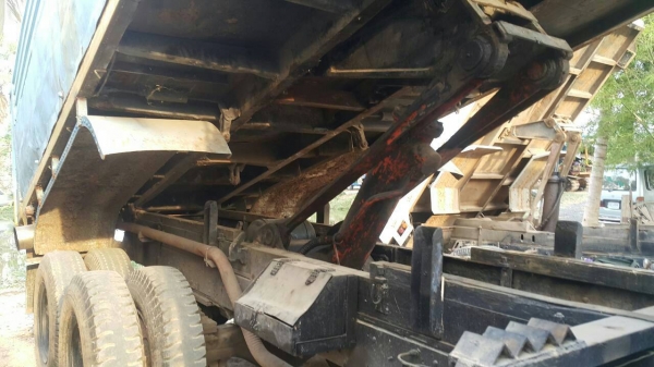 ขาย585000บาท รถอีซูซุร็อก10ล้อดั้ม2เพลา เครื่อง210แรง สภาพดีพร้อมใชงาน