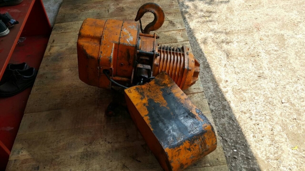 ขายร็อกไฟฟ้าญี่ปุ่นขนาด2.5ตันพร้อมใช้ราคาถูก