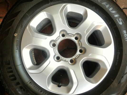 ขายยาง  บริสโตน  215 x 70 x 16