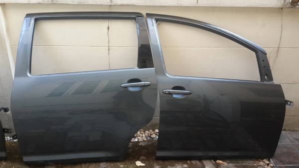 ประตูรถ Toyota Wish ตัวนอก