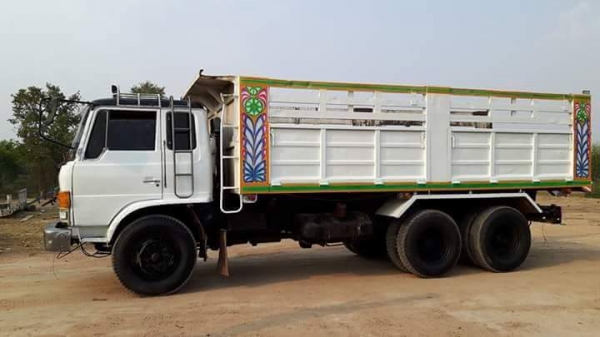 ขายรถ10ล้อ ดั้ม2เพลา F18 เครื่อง185แรง สโลกลาง รถสวยพร้อมใช้งาน เอกสารพร้อมโอน สนใจโทร 090-8588220คุณนะ 093-3258446คุณบิว หรือเข้าดูสินค้าอื่นๆได้ที่ www.truck.in.th/498 หรือเพจFacebook ณรงค์ ซื้อขายรถมือสอง (เว็บไซต์ส่วนตัว) หรือFacebook คุณนะ รถบรรทุก