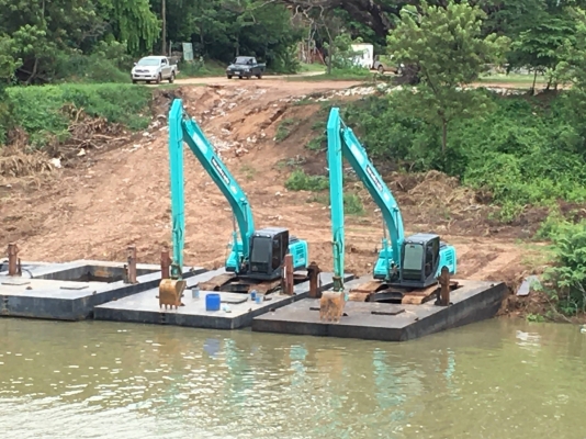 sk210-10 บูมยาวพร้อมโป๊ะให้เช่า 087-1057599