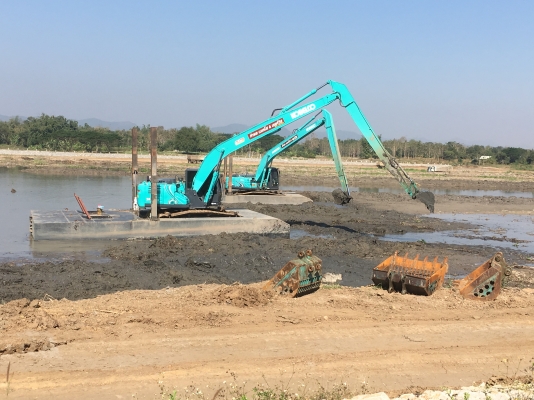 sk210-10 บูมยาวพร้อมโป๊ะให้เช่า 087-1057599