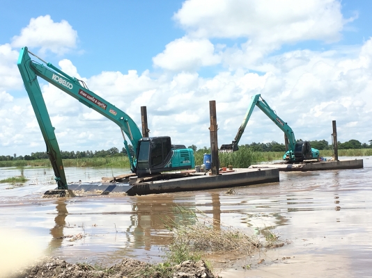 sk210-10 บูมยาวพร้อมโป๊ะให้เช่า 087-1057599