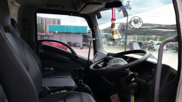 ขาย 6ล้อกระบะบรรทุก/รุ่นFRR/210แรงม้า/ยาว 5.6ม./ปี57/สภาพพร้อมใช้งาน ขาย 6ล้อกระบะบรรทุก/รุ่นFRR/210แรงม้า/ยาว 5.6ม./ปี57/สภาพพร้อมใช้งาน