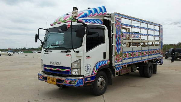 ขาย 6ล้อกระบะบรรทุก/รุ่นFRR/210แรงม้า/ยาว 5.6ม./ปี57/สภาพพร้อมใช้งาน