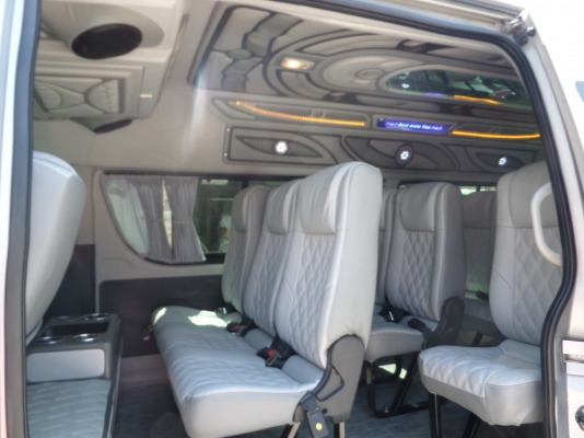 TOYOTA COMMUTER 2.5 D4D ปี 2012 สนใจติดต่อ 087-0399947 อั๋น TOYOTA COMMUTER 2.5 D4D ปี 2012 สนใจติดต่อ 087-0399947 อั๋น