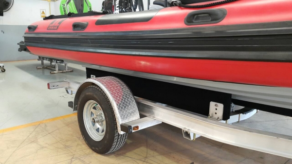 เรือยางใหม่ ท้องไฟเบอร์ ตกปี ปี 2015 + เทรเลอร์อลูมิเนียมอย่างดี