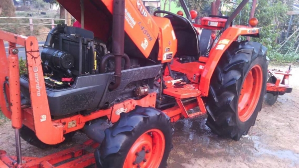 ขายรถไถ KUBOTA L4508 L3608 L4708 อุปกรณ์ครบ ดันหน้า ผานหลัง โรตารี่ มีหลายรุ่นหลายราคา เอกสารพร้อมโอน ราคาเริ่มต้นที่270,000 สนใจโทร 090-8588220คุณนะ 093-3258446คุณบิว หรือเข้าดูสินค้าอื่นๆได้ที่ www.truck.in.th/498 หรือเพจFacebook ณรงค์ ซื้อขายรถมือสอง (