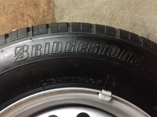 ยางใหม่ป้ายแดง Bridgestone 215-70-15