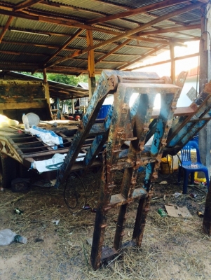 ขายรถสิบล้อเทนเลอร์หัวยาว เครื่อง EH700 เพลาเดียว มีหางปลาขึ้นรถเกี่ยวข้าวได้เลย เจ้าของขายเอง ราคาต่อรองได้ 0929264063