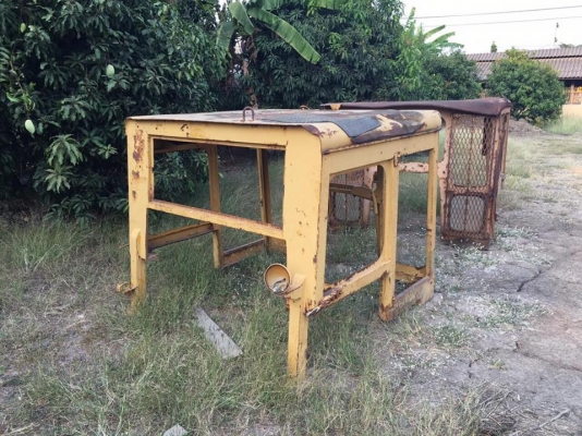 ขายตู้เก๋ง สำหรับรถCATERPILLAR D4 เก่าญี่ปุ่นแท้ๆ ราคาถูก สนใจตืดต่อ081-948-549
