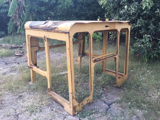 ขายตู้เก๋ง สำหรับรถCATERPILLAR D4 เก่าญี่ปุ่นแท้ๆ ราคาถูก สนใจตืดต่อ081-948-549