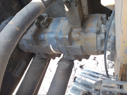 ขายkomatsu 100-2สภาพเดิม