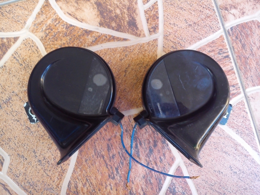 แตร Mitsuba สีดำจากญี่ปุ่น แตร Mitsuba สีดำจากญี่ปุ่น