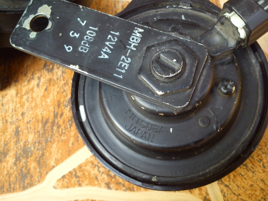 แตร Mitsuba สีดำจากญี่ปุ่น แตร Mitsuba สีดำจากญี่ปุ่น